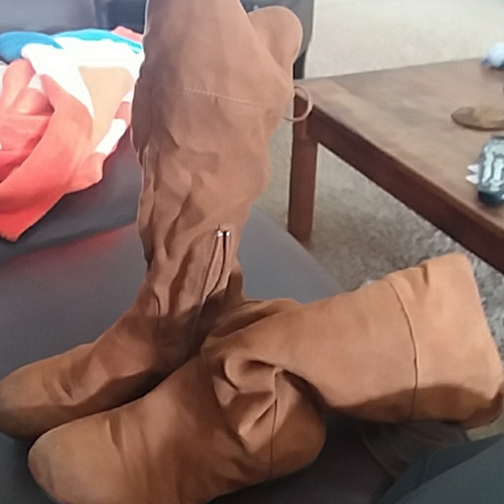 Girls size 2 Report moccassin boots